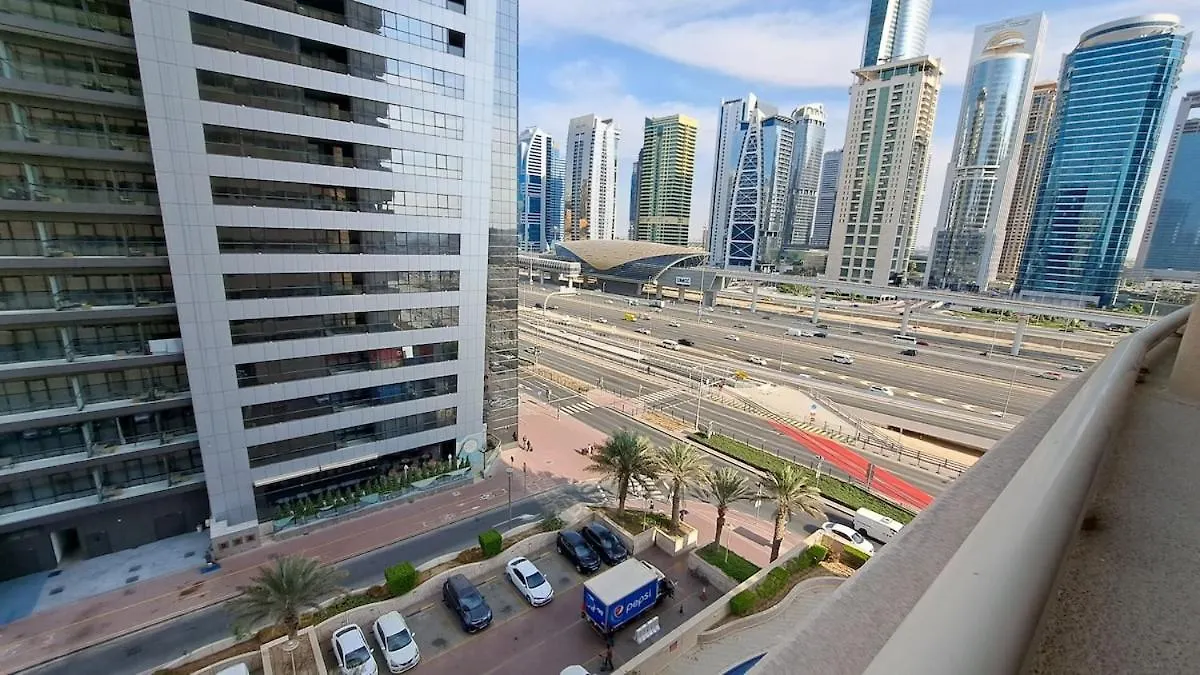 Garden Apartment In The Heart Of Dubai Marina United Arab Emirates