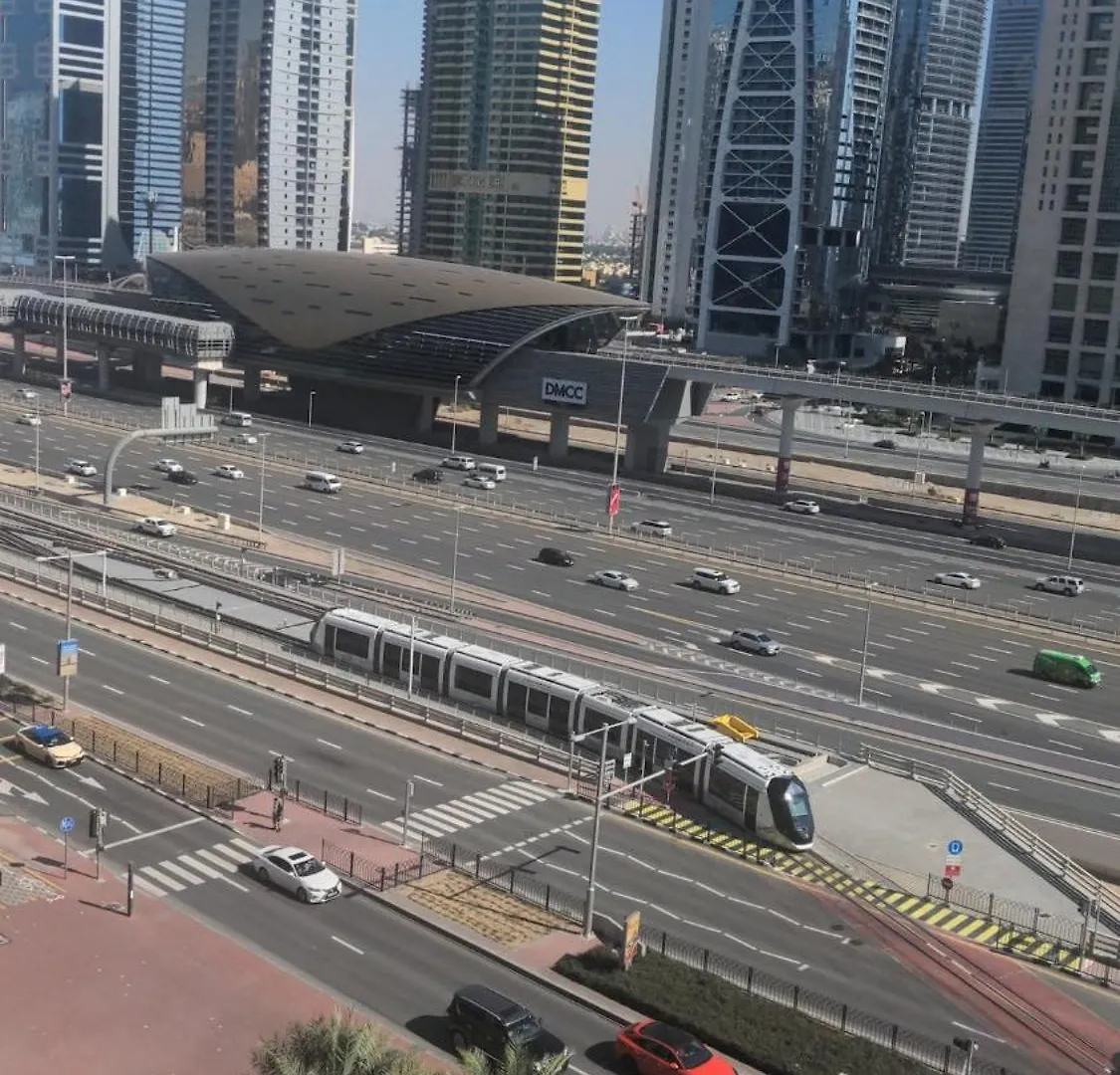Garden Apartment In The Heart Of Dubai Marina